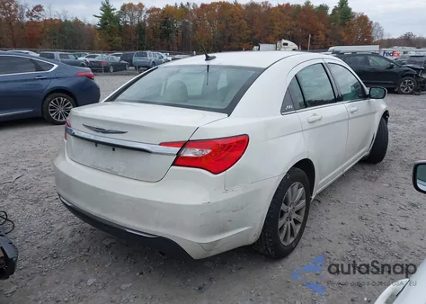 2011 Chrysler 200 Touring z USA, uszkodzony, nr VIN 1C3BC1FG4BN521162